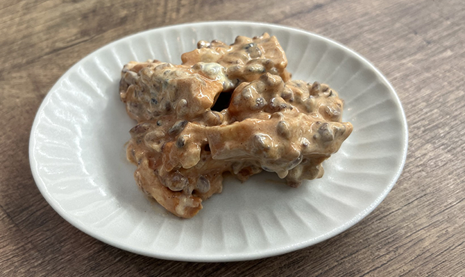 蒸し鶏と十六雑穀のフレンチ風オーロラサラダ