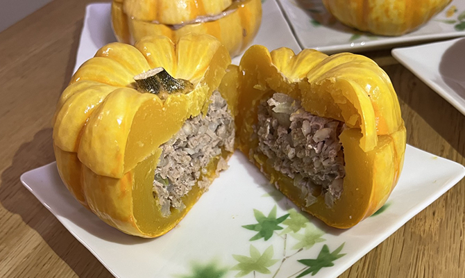 プッチーニかぼちゃのもち麦肉詰め