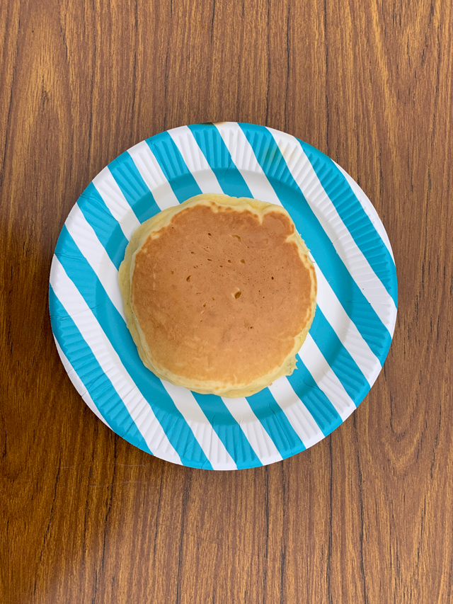 焼き上がりのホットケーキ