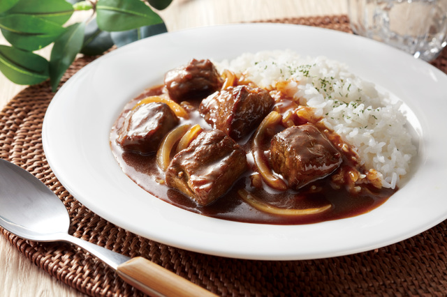 栄養面を考えたカレーの副菜 付け合わせレシピ しっかりタンパク質を摂る