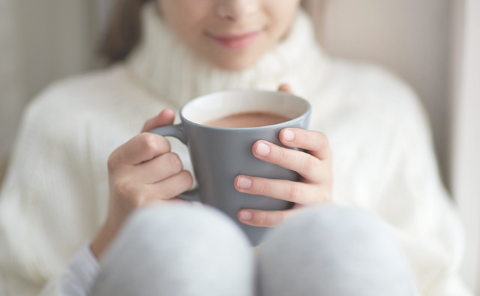 ホットココアを飲んでほっと一息